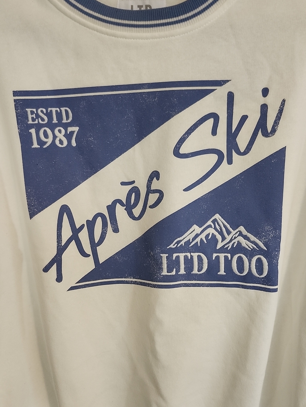 NWT Apres Ski Graphic Sweatshirt/Size M - Picture 2 of 8